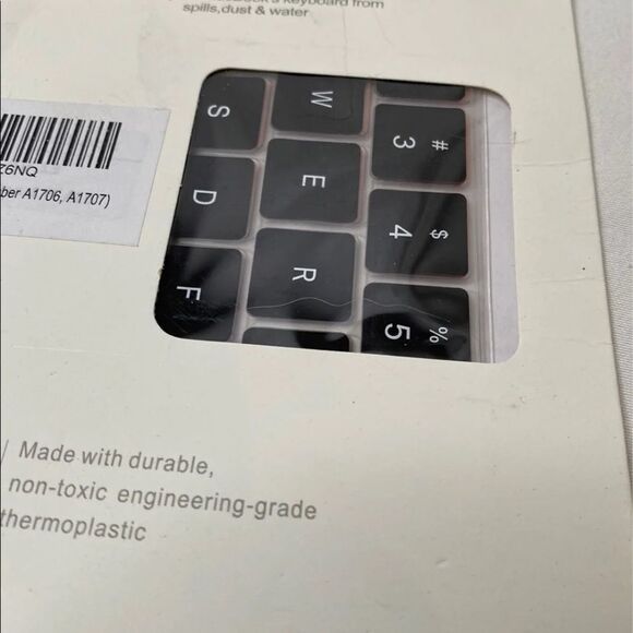 Transparent Keyboard Cover for Mac Laptops - Picture 3 of 4
